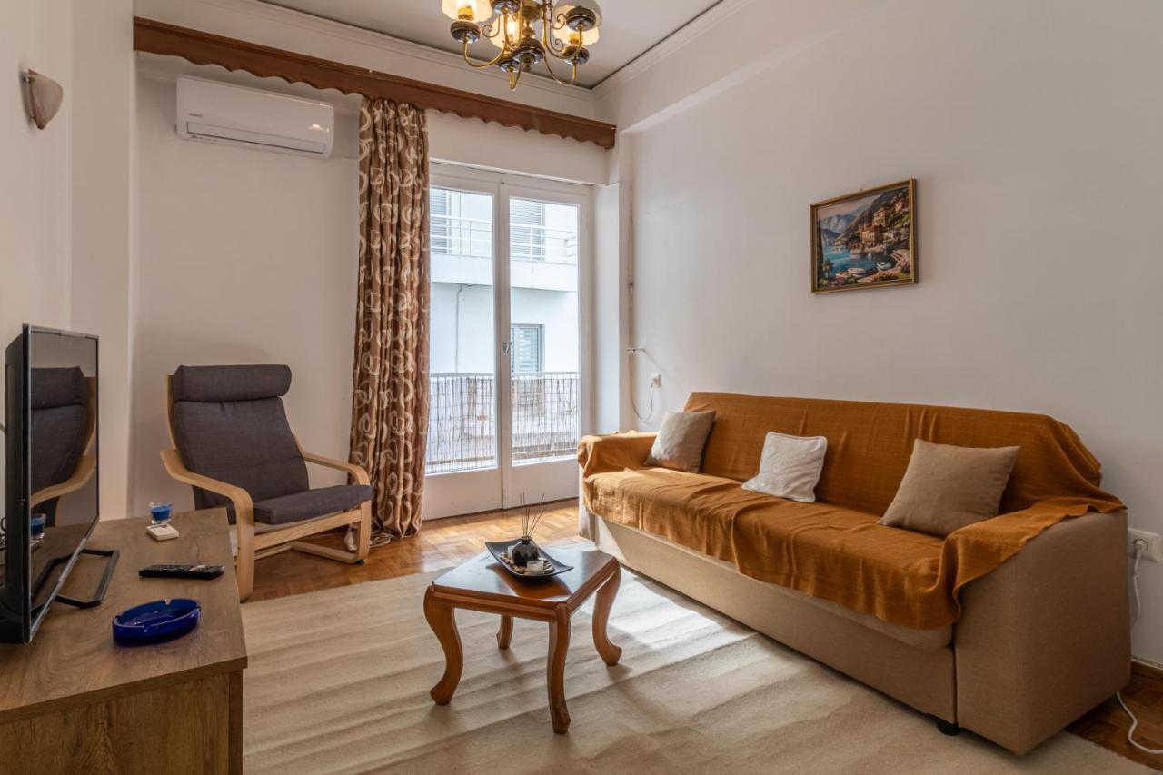 Studio Melange In Loutraki Dt Luaran gambar