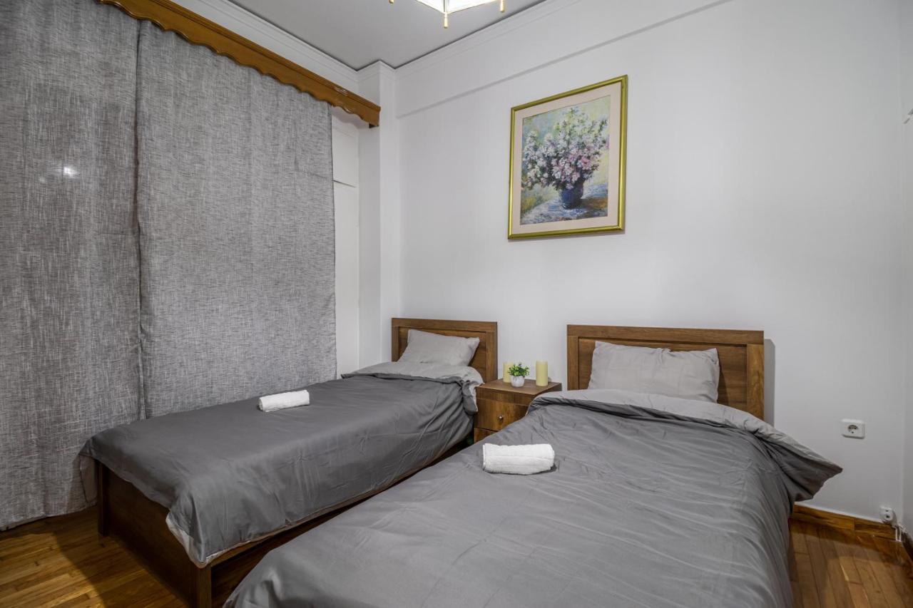 Studio Melange In Loutraki Dt Luaran gambar
